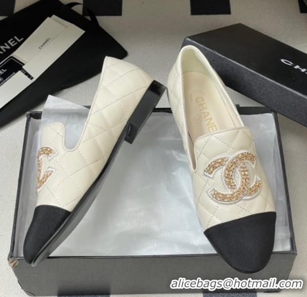 Pretty Style Chanel Lambskin Leather Flat Loafers with Chain CC White 2025 CH103103 1031106