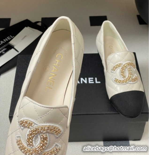 Pretty Style Chanel Lambskin Leather Flat Loafers with Chain CC White 2025 CH103103 1031106
