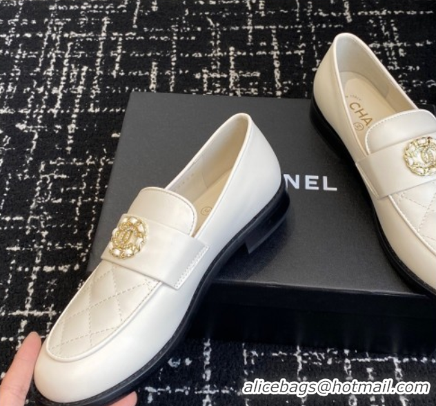 Best Price Chanel Calfskin Leather Flat Loafers with CC Circle White 2025 CH103105 1031112
