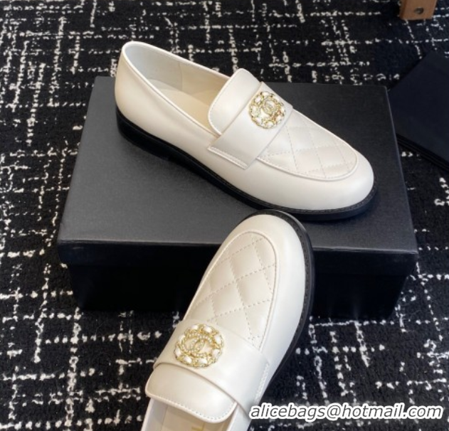 Best Price Chanel Calfskin Leather Flat Loafers with CC Circle White 2025 CH103105 1031112