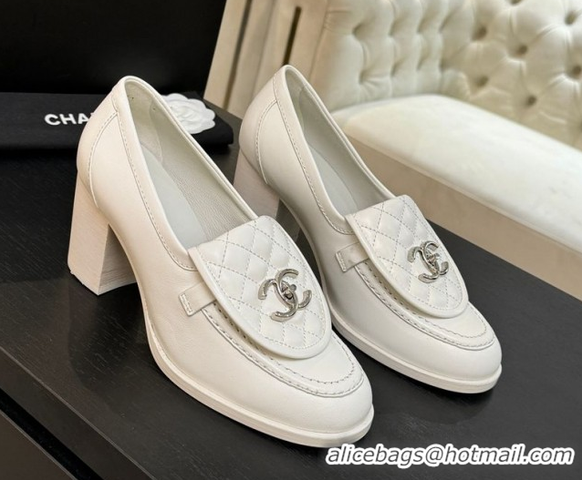 Stylish Chanel Lambskin Leather Pumps with CC Foldover White/Silver 2025 G46692 1031125
