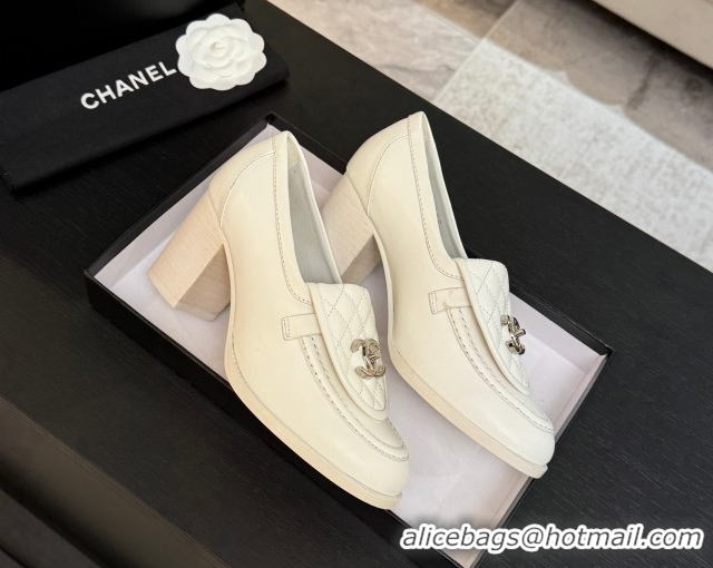 Stylish Chanel Lambskin Leather Pumps with CC Foldover White/Silver 2025 G46692 1031125