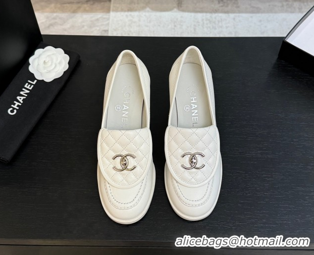 Stylish Chanel Lambskin Leather Pumps with CC Foldover White/Silver 2025 G46692 1031125