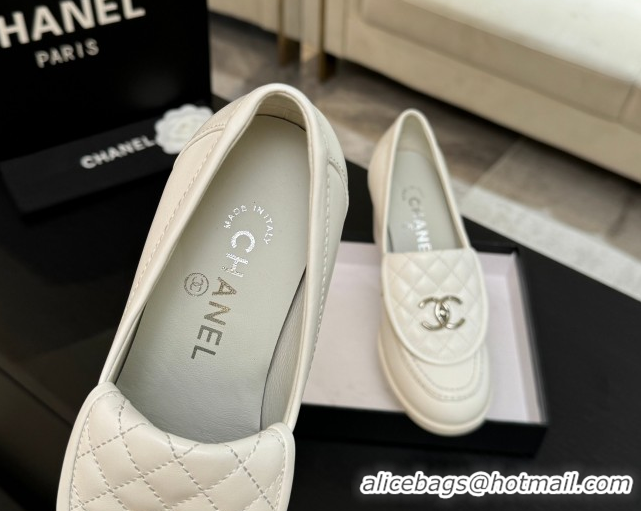 Stylish Chanel Lambskin Leather Pumps with CC Foldover White/Silver 2025 G46692 1031125