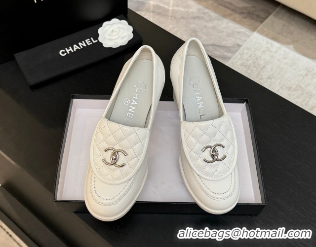 Stylish Chanel Lambskin Leather Pumps with CC Foldover White/Silver 2025 G46692 1031125