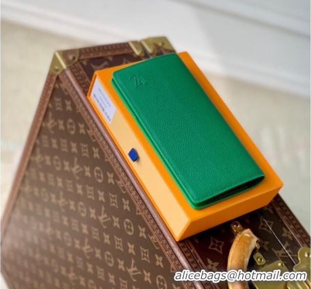 Grade Quality Louis Vuitton Brazza Wallet in Grained Leather M25942 Green 2025