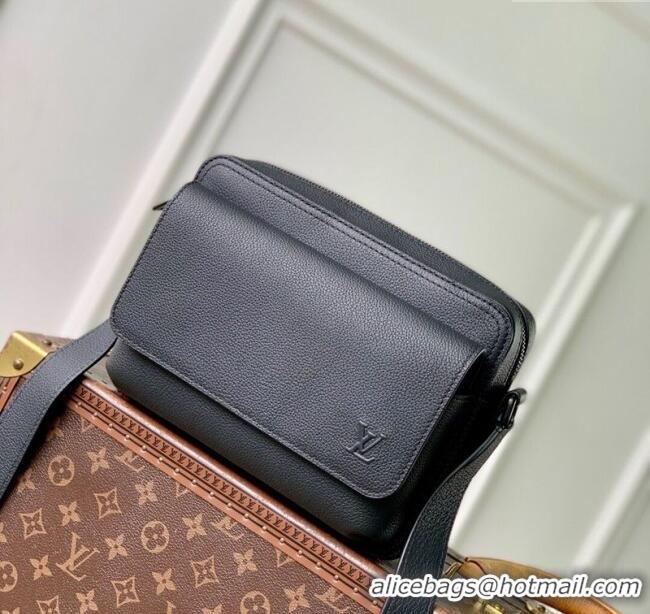 Super Quality Louis Vuitton Mens Boarding Messenger bag in Waxy calfskin M15265 Black 2025