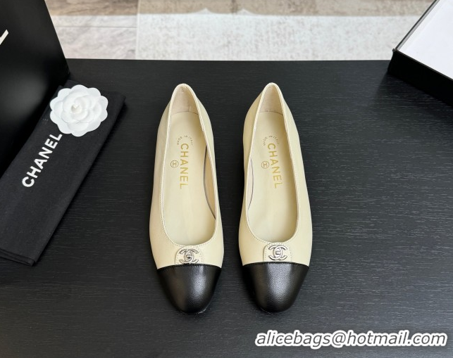 Luxury Cheap Chanel Lambskin Leather Ballets Flat with CC Tag White 2025 G46441