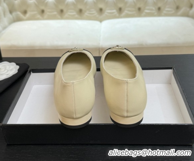 Luxury Cheap Chanel Lambskin Leather Ballets Flat with CC Tag White 2025 G46441