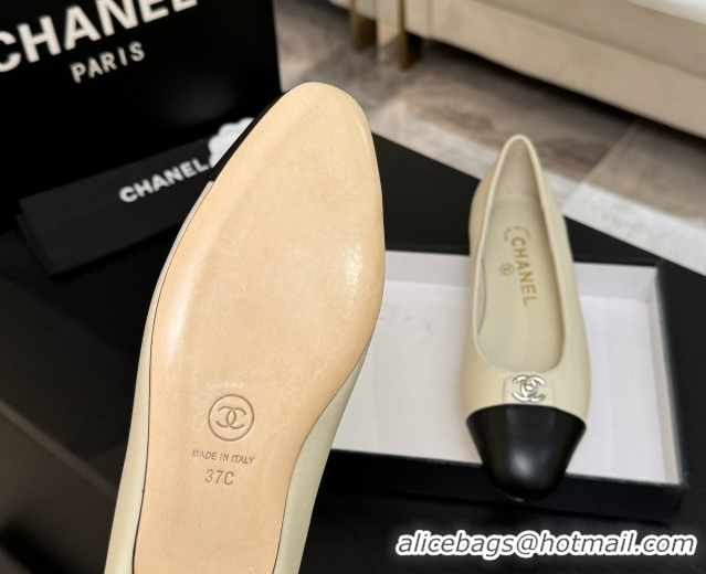 Luxury Cheap Chanel Lambskin Leather Ballets Flat with CC Tag White 2025 G46441