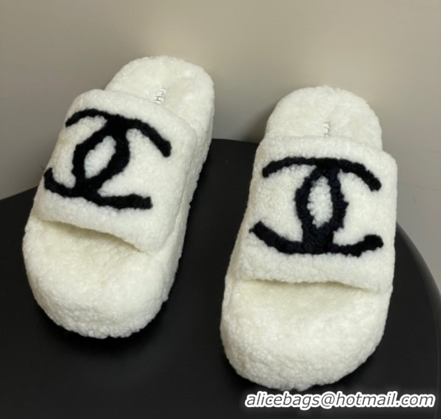 Pretty Style Chanel Wool Platform Slides Sandal with Maxi CC White 2025 CH110306 1103088