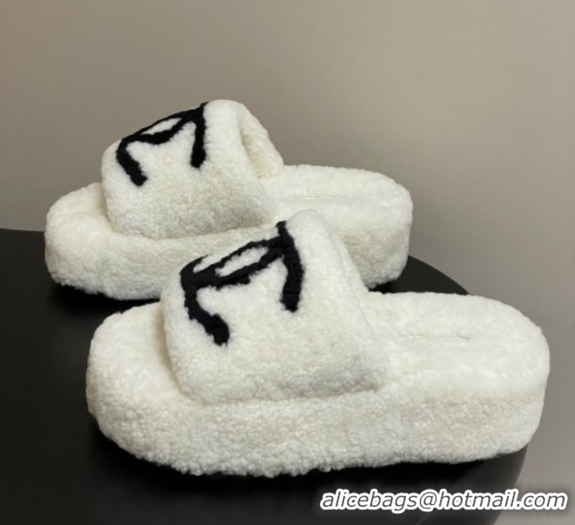 Pretty Style Chanel Wool Platform Slides Sandal with Maxi CC White 2025 CH110306 1103088