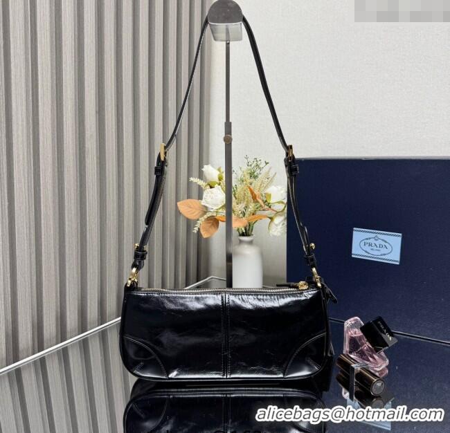 Well Crafted Prada Re-Edition 2002 medium leather shoulder bag 1BC221 Black 2025