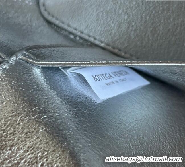 Luxury Cheap Bottega Veneta Bang Bang Vanity Case in Intrecciato Leather 789109 Silver/Gold 2025