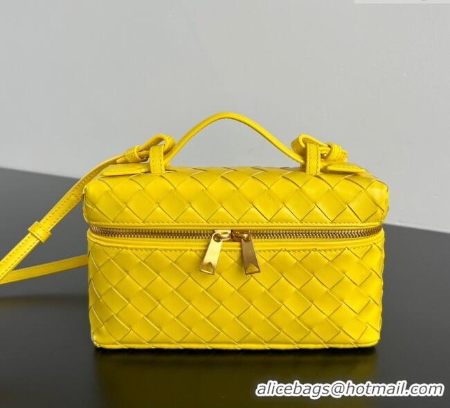 Good Looking Bottega Veneta Bang Bang Vanity Case in Intrecciato Leather 789109 Sulfur Yellow 2025