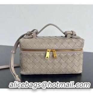Luxury Cheap Bottega Veneta Bang Bang Vanity Case in Intrecciato Leather 789109 Pinecone Brown 2025