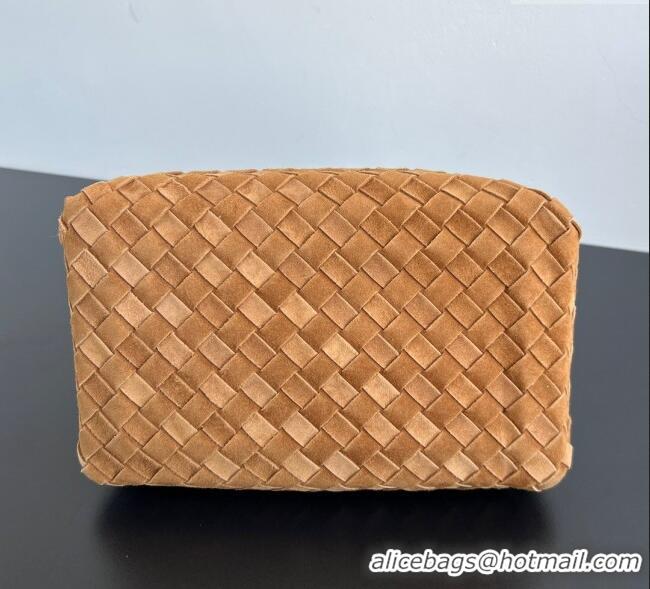 Grade Quality Bottega Veneta Parachute Medium Shoulder Bag in Intrecciato Suede 835921 Amber Brown 2025