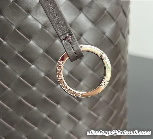 Best Price Bottega Veneta Mens Intrecciato Leather Biblioteca Bucket Bag 836020 Cypress Green 2025