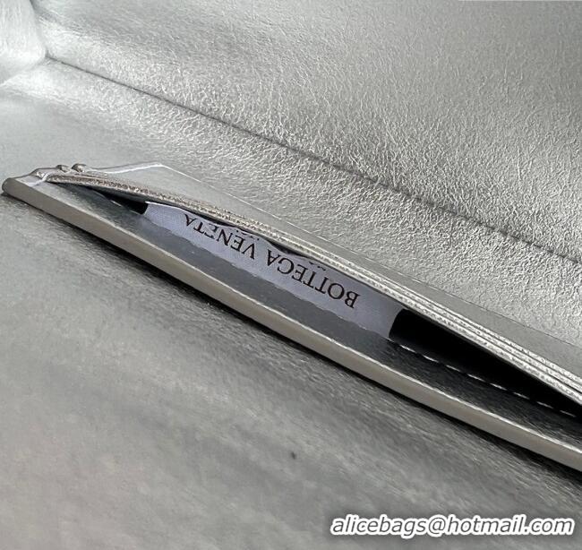 Buy Discount Bottega Veneta Long Clutch Bag Andiamo in Glazed Leather 741511 Silver/Gold 2025