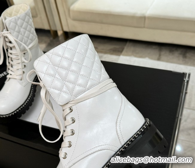Pretty Style Chanel Lambskin and Quilted Leather Laced-up Ankle Boots 5cm with Chain White CH11030320 1103139