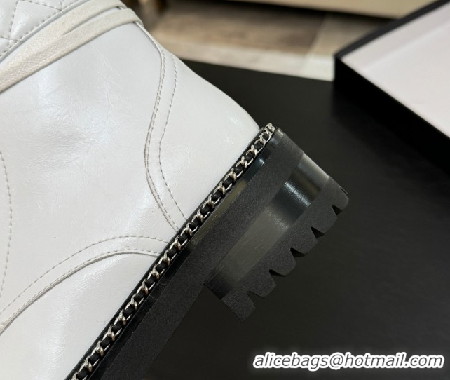 Pretty Style Chanel Lambskin and Quilted Leather Laced-up Ankle Boots 5cm with Chain White CH11030320 1103139