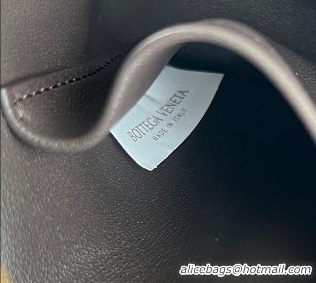 Market Sells Bottega Veneta Small Soft Vanity Bag in Intrecciato Leather 843800 Fondant Brown 2025