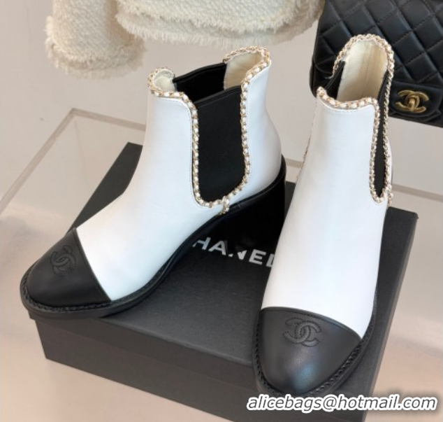 Popular Style Chanel Calfskin Leather Heel Ankle Boots 5cm with Chain White CH110402 1104028
