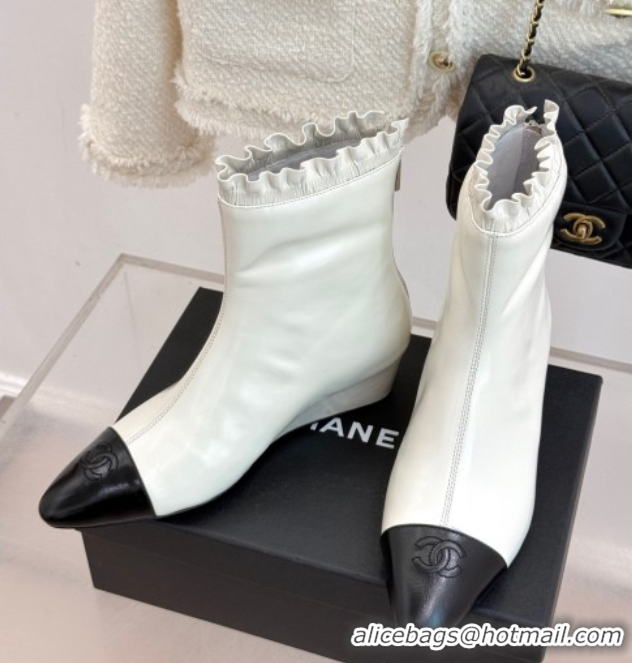 Best Price Chanel Shiny Calfskin Leather Wedge Ankle Boots White 2025 CH110410 1104053