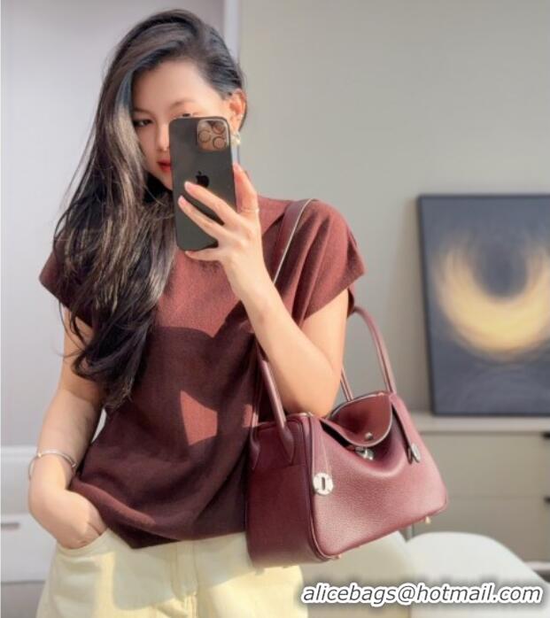 Modern Classic Hermes Lindy Bag 26cm in Clemence Leather 2637 Saddle Red/Gold 2025 (Half Handmade)