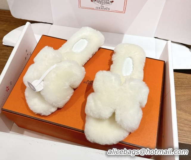 Good Looking Hermes Oran Sandals in Shearling Wool H101615 White