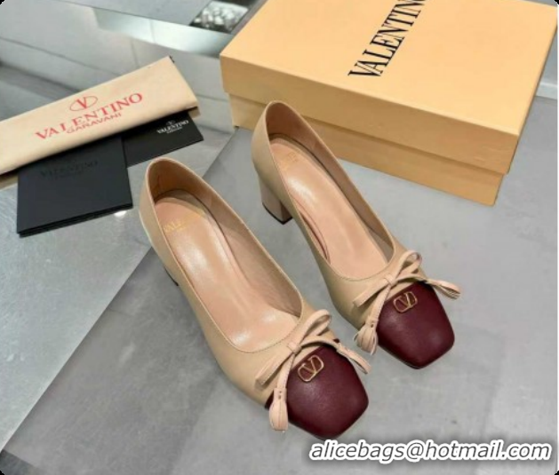 Sophisticated Valentino VALET DU ROI Pumps 6cm in Calfskin Leather with Tassel Bow Beige/Dark Burgundy 1215043