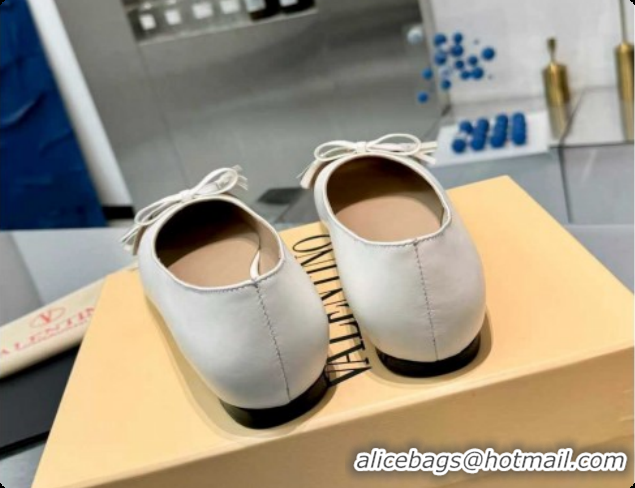 Duplicate Valentino VALET DU ROI Ballerinas Flat in Calfskin Leather with Tassel Bow White/Brown 1215046