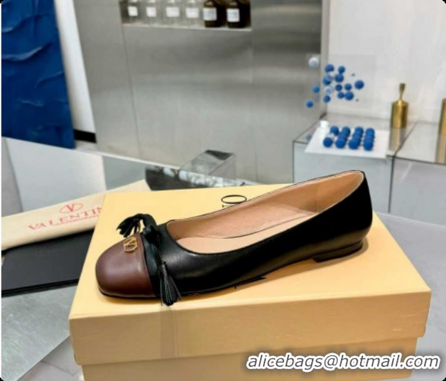 Stylish Valentino VALET DU ROI Ballerinas Flat in Calfskin Leather with Tassel Bow Black/Brown 1215048