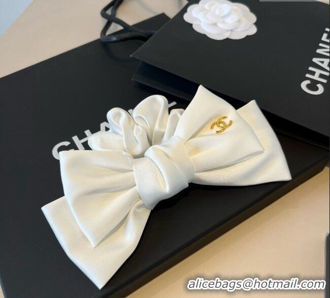 Good Taste Chanel Bow Hairring 0912 White 2025