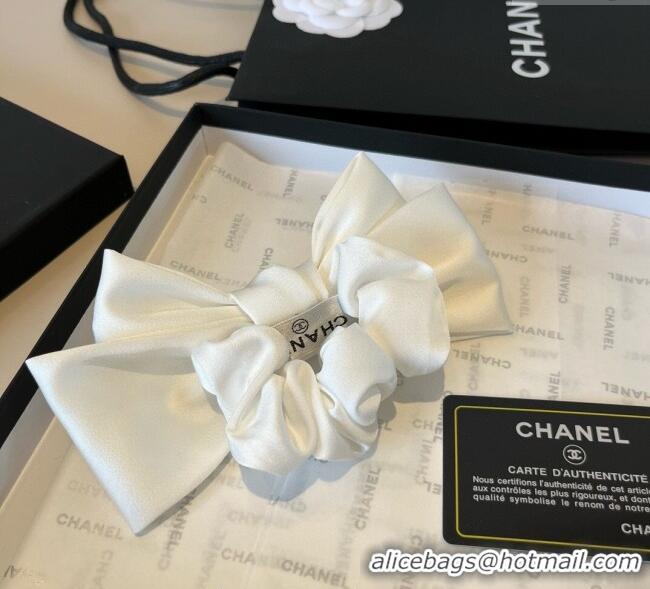 Good Taste Chanel Bow Hairring 0912 White 2025
