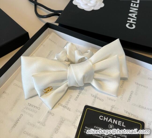 Good Taste Chanel Bow Hairring 0912 White 2025