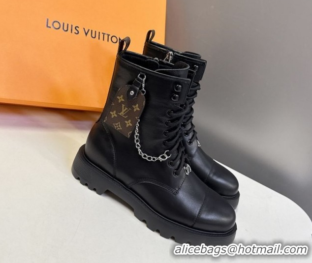 Good Looking Louis Vuitton Citizen Flat Ranger Ankle Boots with Chain and Tag in Leather Black 1AIUQN 1021093