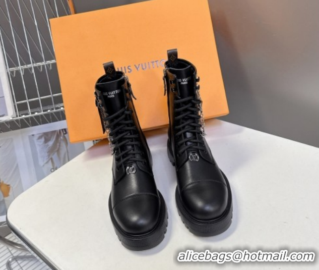 Good Looking Louis Vuitton Citizen Flat Ranger Ankle Boots with Chain and Tag in Leather Black 1AIUQN 1021093