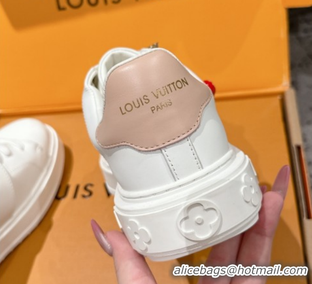 Stylish Louis Vuitton Time Out Sneakers in White Leather with Charm 1022098