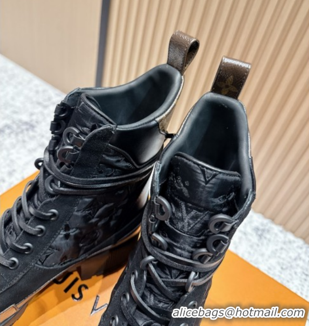 Sumptuous Louis Vuitton Laureate Platform Desert Ankle Boots in Monogram Fabric & Suede 7cm LV111913 Black