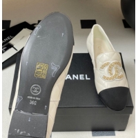 Pretty Style Chanel Lambskin Leather Flat Loafers with Chain CC White 2025 CH103103 1031106