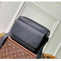 Super Quality Louis Vuitton Mens Boarding Messenger bag in Waxy calfskin M15265 Black 2025
