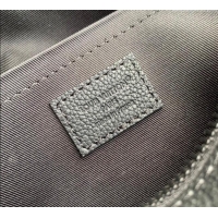 Super Quality Louis Vuitton Mens Boarding Messenger bag in Waxy calfskin M15265 Black 2025