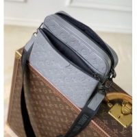 Trendy Design Louis Vuitton Mens Trio Messenger Bag in Monogram Shadow Leather M27185 Grey 2025