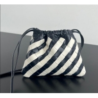 New Fashion Bottega Veneta Small Dustbag in Intrecciato Leather 816987 Blue/White Stripes 2025