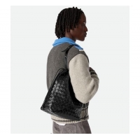 Well Crafted Bottega Veneta Men's Intrecciato Leather Biblioteca Bucket Bag 836020 Black 2025