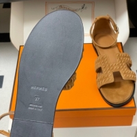 Luxurious Hermes Santorini Flat Sandals in Braided Suede Brown 1023085