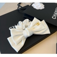 Good Taste Chanel Bow Hairring 0912 White 2025
