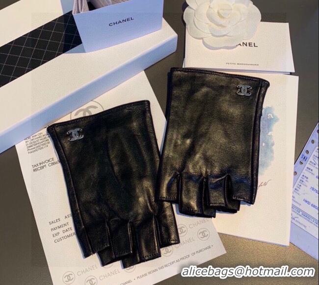 Top Grade Chanel Lambskin Gloves with Letters 0105 Black/White 2026