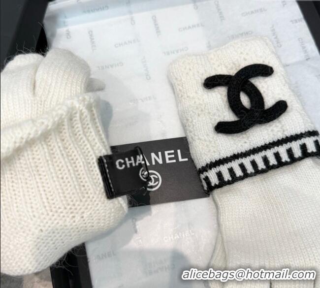 Good Looking Chanel Knit Gloves CH010501 White 2026